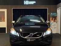 Begagnad Volvo V60 R-Design 150 HK (110 kW) 2011 Svart Kombi