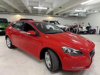 Begagnad Volvo V40 Kinetic 150 HK (110 kW) 2013 Passion red