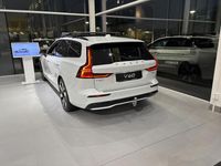 Ny Volvo V60 2025 Vit Kombi