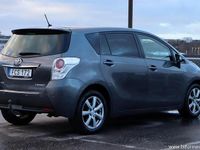 Begagnad Toyota Verso 150 HK (110 kW) 2014 Mörkgrå Minibuss