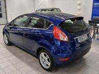Begagnad Ford Fiesta Titanium 80 HK (58 kW) 2014 Deep impact blue met Halvkombi