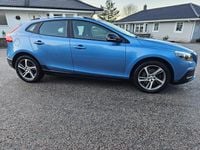 Begagnad Volvo V40 CC 200 HK (147 kW) 2016 Power blue metallic Kombi