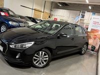 Begagnad Hyundai i30 Comfort 140 HK (102 kW) 2017 Svart Halvkombi