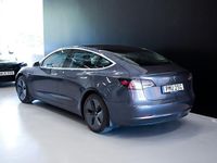 Begagnad Tesla Model 3 Standard Range Plus 239 kW (325 HK) 2019 Grå Sedan
