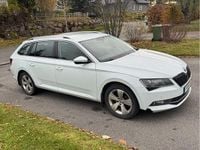Begagnad Skoda Superb Style 150 HK (110 kW) 2016 Vit Kombi