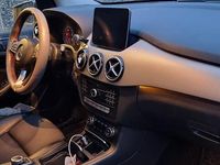 Begagnad Mercedes B200 136 HK (100 kW) 2018 Minibuss