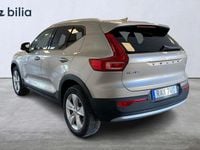 Begagnad Volvo XC40 Core 200 HK (147 kW) 2023 Grå SUV