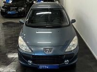 begagnad Peugeot 307 5-dörr 1.6 Nyserv Nybes VÄLVÅRDAD Kamrem Bytt SV 2006, Halvkombi