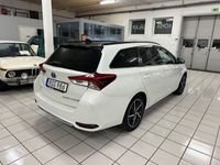 begagnad Toyota Auris Touring Sports Edt Hybrid 136hk e-CVT Comfort