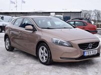 Begagnad Volvo V40 Momentum 150 HK (110 kW) 2016 Brun