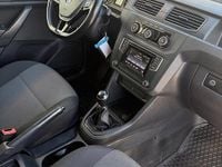 Begagnad VW Caddy 75 HK (55 kW) 2016 Candy white Minibuss