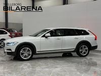 Begagnad Volvo V90 CC Momentum 190 HK (139 kW) 2018 Vit Kombi