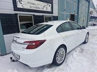 Begagnad Opel Insignia drive 140 HK (102 kW) 2015 Vit Halvkombi