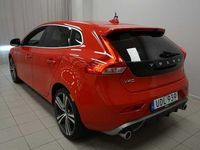 Begagnad Volvo V40 R-Design 151 HK (111 kW) 2018 Röd Kombi