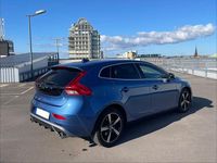 Begagnad Volvo V40 R-Design 120 HK (88 kW) 2017 Bursting blue