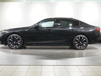 Begagnad BMW 550 Efficient Dynamics 313 HK (230 kW) 2025 Safirsvart metallic Sedan