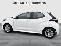 Begagnad Toyota Yaris Hybrid Active 116 HK (85 kW) 2023 Vit Halvkombi