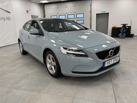 Begagnad Volvo V40 Momentum 152 HK (111 kW) 2017 Ljusblå Halvkombi
