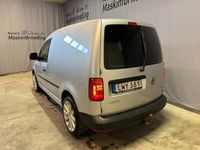 begagnad VW Caddy 1.6 TDI - NYSERVAD / VÄRM / DRAG / DUBBDÄCK