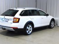 Begagnad Skoda Octavia Scout 150 HK (110 kW) 2018 Vit Kombi