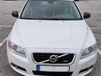 Begagnad Volvo V70 R-Design Momentum 180 HK (132 kW) 2011 Vit Kombi
