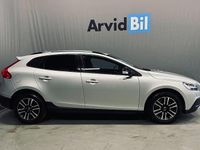 Begagnad Volvo V40 Momentum 150 HK (110 kW) 2019 Silver Halvkombi