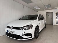Begagnad VW Golf VII Design 310 HK (228 kW) 2017 Vit Halvkombi