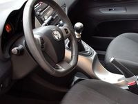 Begagnad Toyota Auris 132 HK (97 kW) 2011 Silver Halvkombi