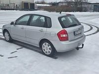 Begagnad Kia Cerato 105 HK (77 kW) 2004