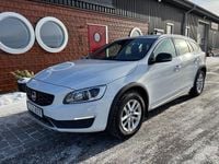 Begagnad Volvo V60 CC Standard 190 HK (139 kW) 2017 Vit Kombi