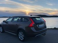 begagnad Volvo V60 CC Momentum värmare Euro 6 drag 190hk