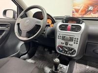 Begagnad Opel Corsa 81 HK (59 kW) 2006 Grå Halvkombi