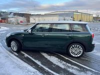 Begagnad Mini Cooper Clubman 150 HK (110 kW) 2016 British racing green med vita stripes Kombi