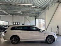 Begagnad VW Passat R-line 200 HK (147 kW) 2022 Vit Kombi