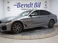 begagnad BMW 530 e xDrive M Sport / Aktiv fartpilot / Taklucka / HiFi