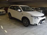 Begagnad Mitsubishi Outlander 203 HK (149 kW) 2016 Vit SUV