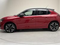 Begagnad Opel Corsa-e 100 kW (136 HK) 2023 Röd Halvkombi