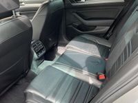 begagnad VW Passat Sportscombi 2.0 TDI SCR 4Motion R-line