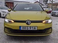 Begagnad VW Golf VIII 110 HK (80 kW) 2020 Gul Halvkombi