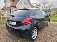 Begagnad Peugeot 208 82 HK (60 kW) 2016 Halvkombi