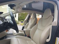 Begagnad Tesla Model S 386 kW (525 HK) 2018 Midnight silver metallic | kräm läder premiumsäten Halvkombi