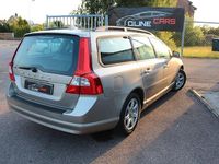Begagnad Volvo V70 Momentum 200 HK (147 kW) 2009 Ljusbrun Kombi