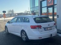 Begagnad Toyota Avensis Business Edition 147 HK (108 kW) 2013 Vit Kombi