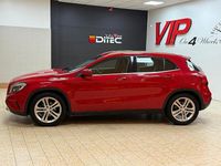 Begagnad Mercedes GLA200 136 HK (100 kW) 2015 Röd SUV