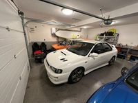Begagnad Subaru Impreza 211 HK (155 kW) 1996 Vit Sedan