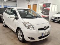 Begagnad Toyota Yaris 101 HK (74 kW) 2010 Vit Halvkombi