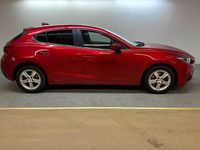 Begagnad Mazda 3 Inclusive 120 HK (88 kW) 2015 Röd Halvkombi
