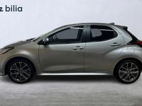Begagnad Toyota Yaris Hybrid Style 132 HK (97 kW) 2024 Silver Halvkombi