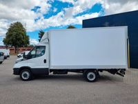 begagnad Iveco Daily 35s16 A8 19m3 Kylbil med bakgavelhiss