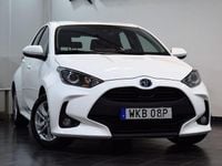Begagnad Toyota Yaris Hybrid Active 116 HK (85 kW) 2020 Vit Halvkombi